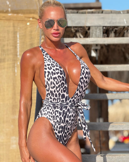 Costum de baie